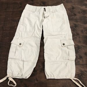 Abercrombie cargo Capri pants